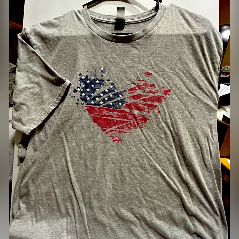 AMERICAN HEART T-SHIRT  SIZE XL                      90% COTTON 10% POLYESTER